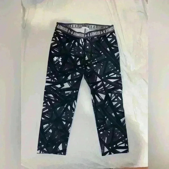 Under Armour Pants - Under Armour Cropped Patterned Leggings